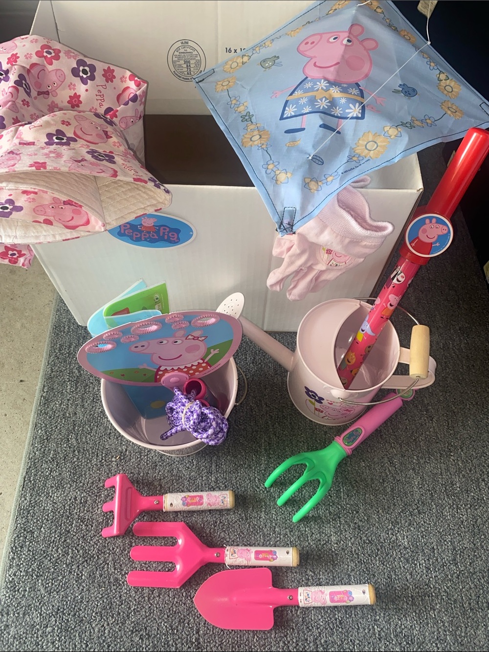 Peppa 🐽 Pig Outdoor Garden Party Set